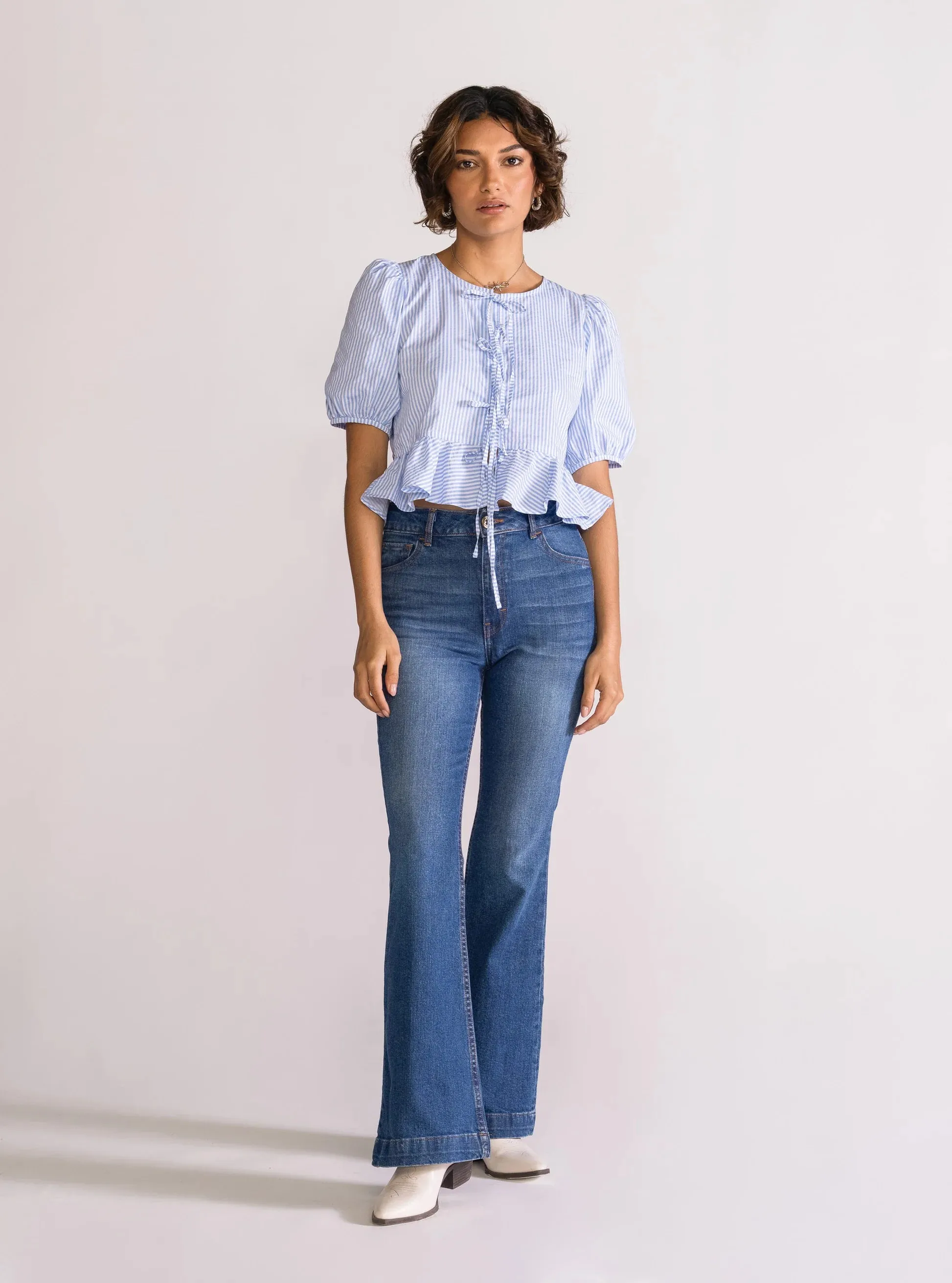 Boogie Wonderland Bell Bottom Jeans, Azul Claro