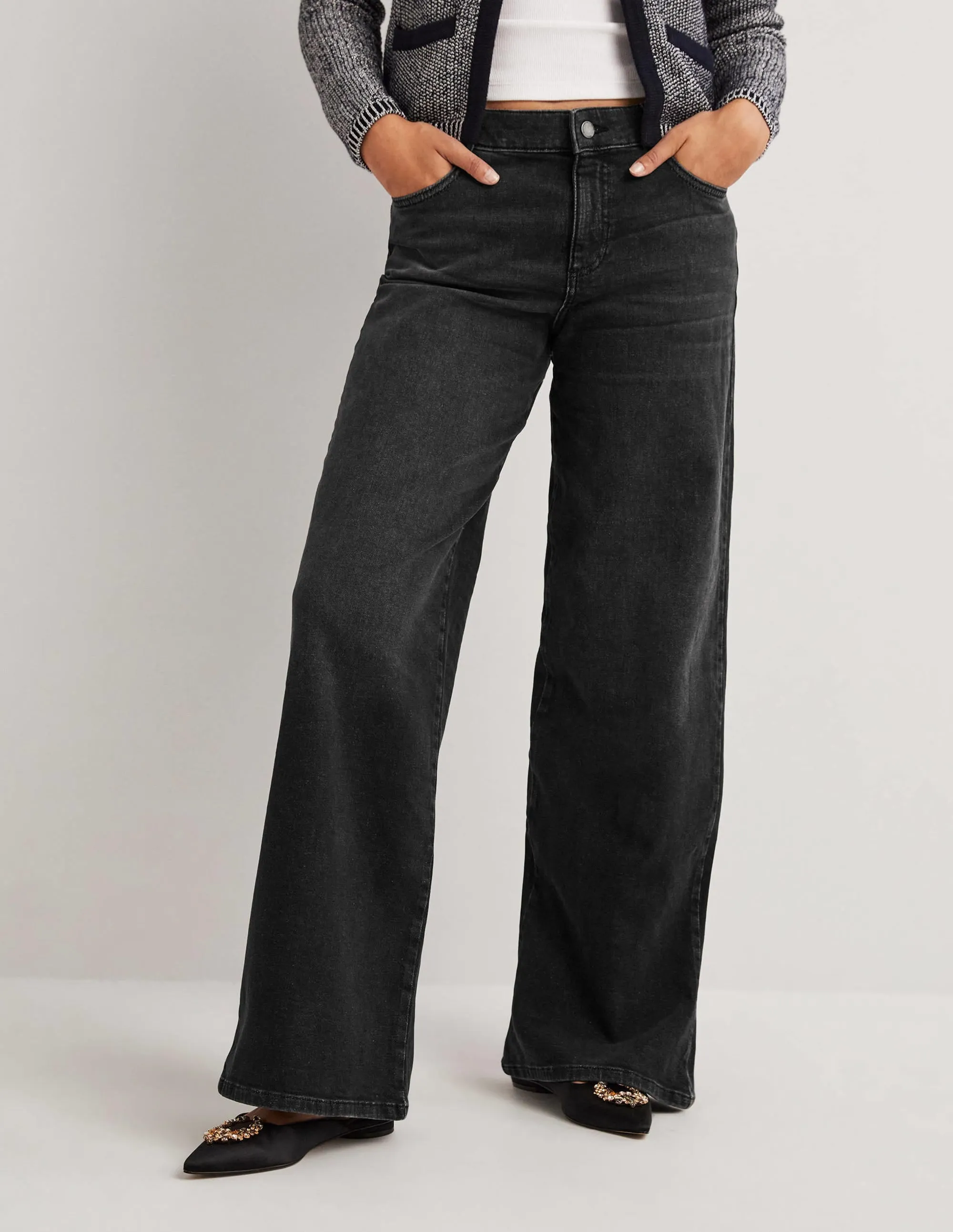 Low Rise Wide Leg Jeans-Black